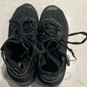 Varsity Aeros elite cheer shoe. Size 5.5